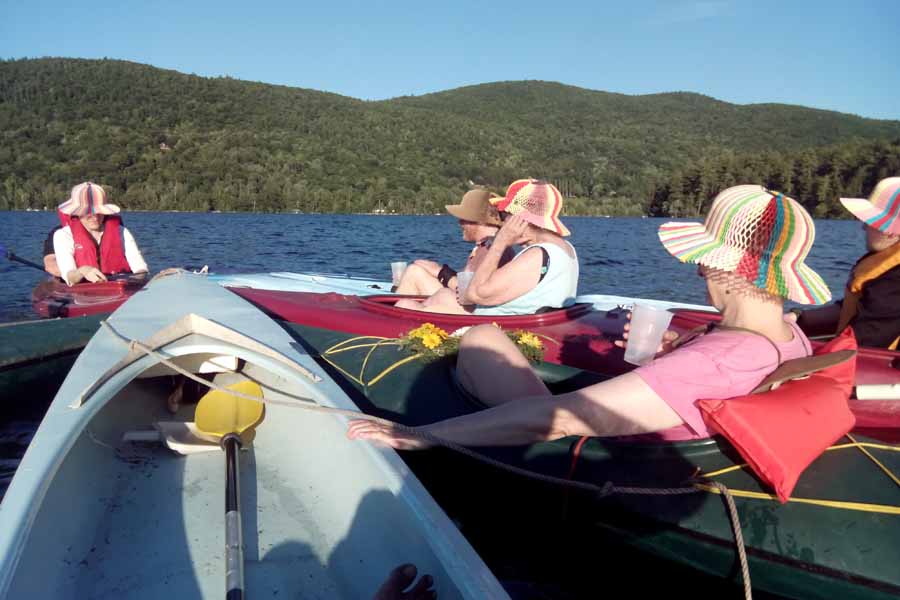 Suasana pelepasan abu jenazah ateis di Squam Lake. @Ahmady Meuraxa/ATJEHPOSTcom